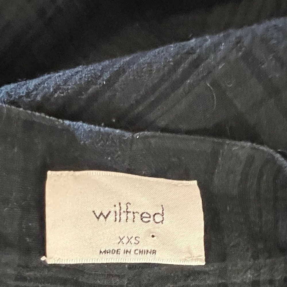 Wilfred Black Robe - Picture 6 of 6